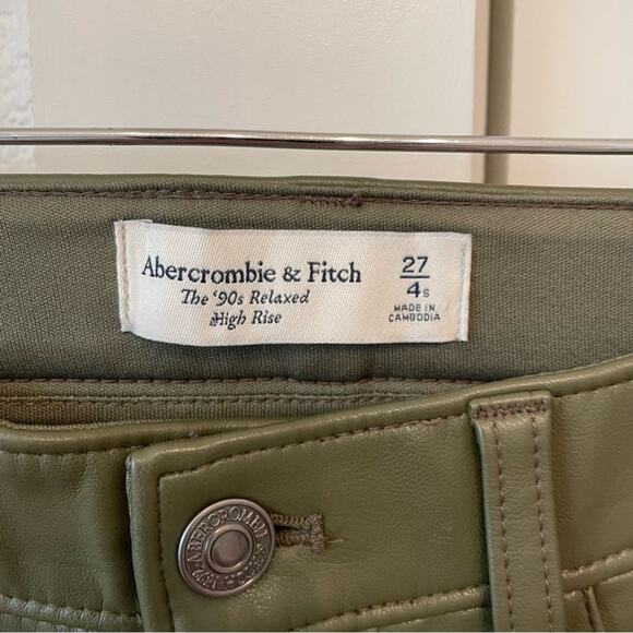 Abercrombie Vegan Leather 90s Relaxed Pant - Picture 5 of 6